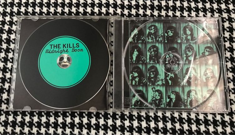 CD ซีดีเพลงสากล The KILLS 🎉🎉 midnight Boom  ปกสวย แผ่นสวย หายาก น่าสะสม รูปที่ 5