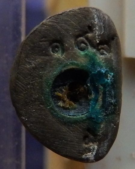 พระเศรษฐีนวโกฏิ เทพประทานทรัพย์ หลวงปู่คำบุ วัดกุดชมภู เนื้อทองทิพย์-เนื้อสัตตโลหะ ตอกโค้ด+เลข พร้อมกล่องเดิม รูปที่ 32