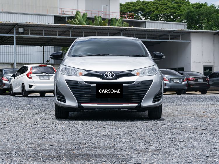 รถ Toyota Yaris ATIV 1.2 Mid สี เทา