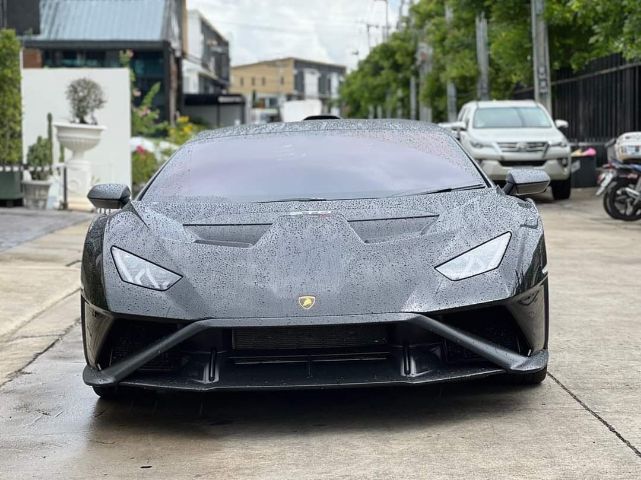รถ Lamborghini รุ่นอื่นๆ รุ่นย่อยอื่นๆ สี ดำ