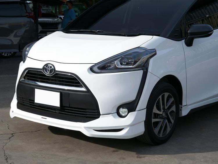 Toyota Sienta 2017 1.5 V Utility-car เบนซิน เกียร์อัตโนมัติ ขาว