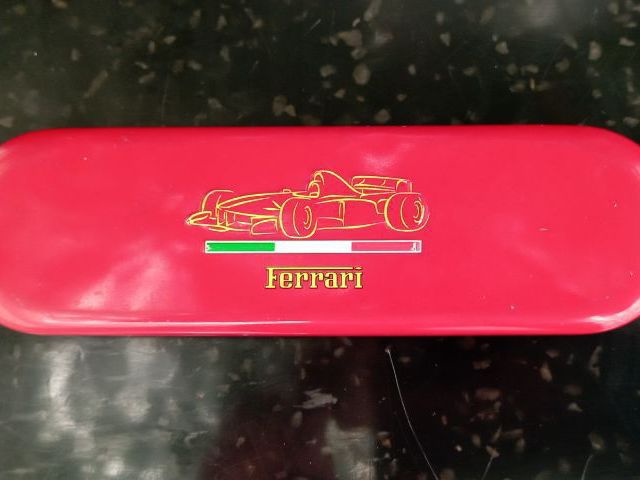 กล่องดินสอสังกะสี ตรารถ Ferrari สีแดง ของแท้  รูปที่ 1