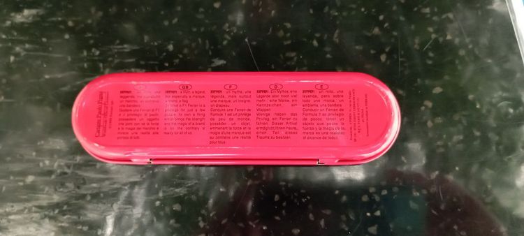 กล่องดินสอสังกะสี ตรารถ Ferrari สีแดง ของแท้  รูปที่ 2
