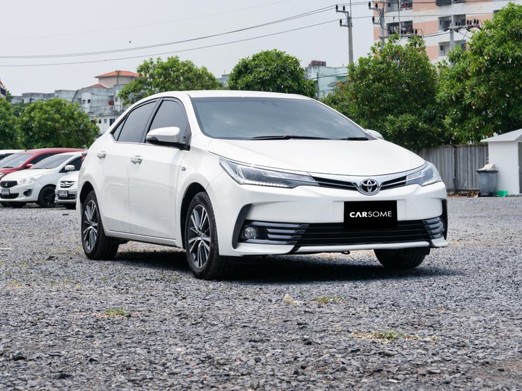 Toyota Altis 2018 1.8 V Sedan เบนซิน ไม่ติดแก๊ส เกียร์อัตโนมัติ ขาว