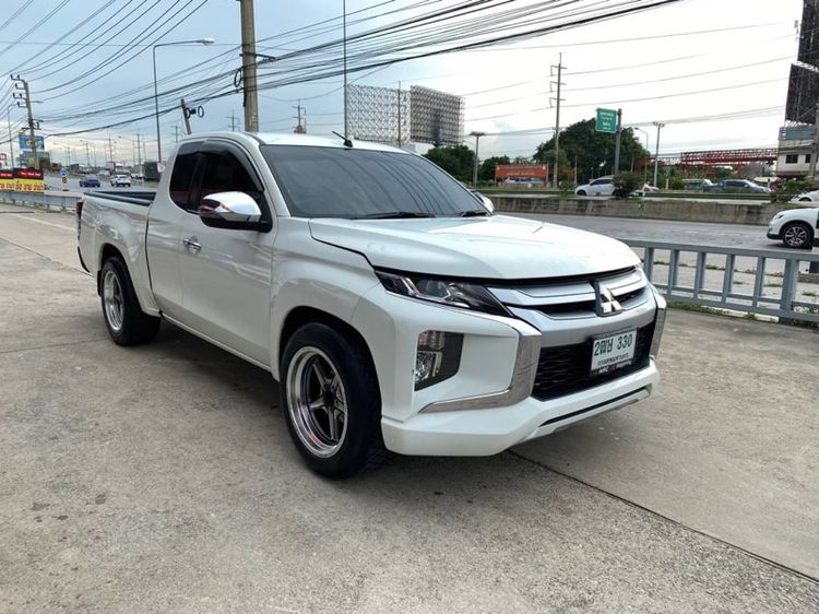 Mitsubishi Triton 2019 2.5 Megacab Plus VN Turbo ดีเซล ไม่ติดแก๊ส เกียร์ธรรมดา ขาว