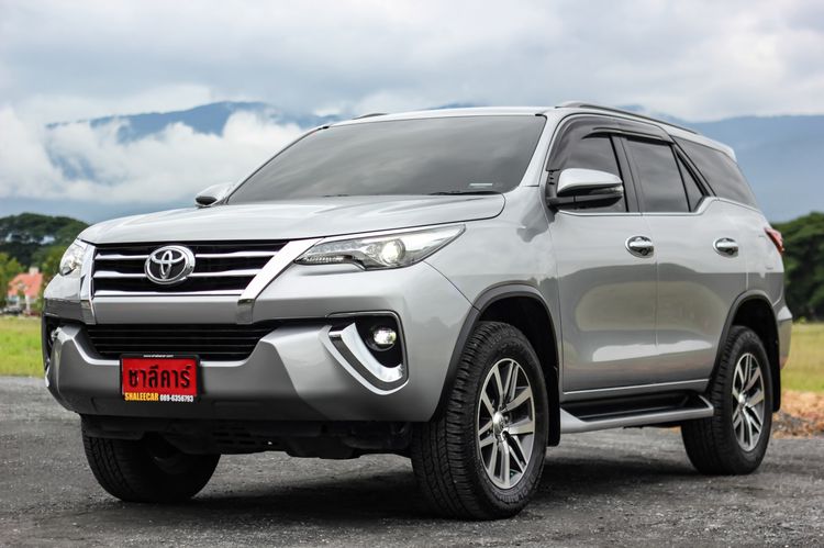 Toyota Fortuner 2018 2.4 V Utility-car เบนซิน ไม่ติดแก๊ส เกียร์อัตโนมัติ เทา