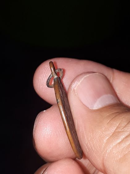 เหรียญหลวงพ่อวัดบ้านแหลม สมุทรสงคราม รุ่นแรกปี 2460 เนื้อฝาบาตร พิมพ์คางเหลี่ยม สภาพเยี่ยมหายาก เก่า แท้ แปลก หายาก  พุทธคุณ พุทธคุณความศักด รูปที่ 2