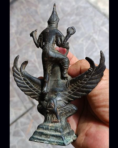 พระเทวรูปโบราณ พระนารายณ์ทรงสุบรรณ (ครุฑ) เนื้อสำริด สูง 6.5 นิ้ว เก่ามาก รูปที่ 6