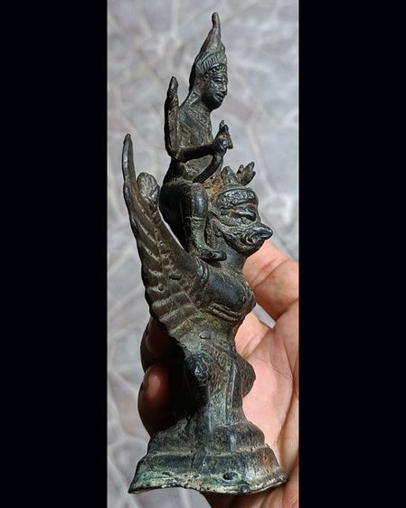 พระเทวรูปโบราณ พระนารายณ์ทรงสุบรรณ (ครุฑ) เนื้อสำริด สูง 6.5 นิ้ว เก่ามาก รูปที่ 4