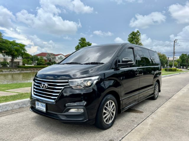 Hyundai H-1  2019 2.5 Elite Plus Van เบนซิน ไม่ติดแก๊ส เกียร์อัตโนมัติ ดำ
