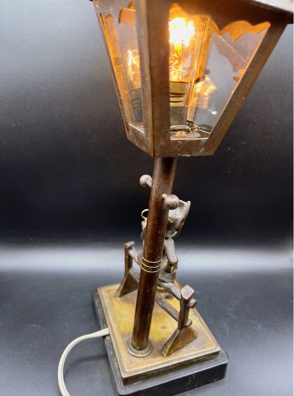 โคมไฟ งานบรอนซ์ ผสมทองเหลือง ฐานหิน งานยุโรปนำเข้า รูปที่ 5