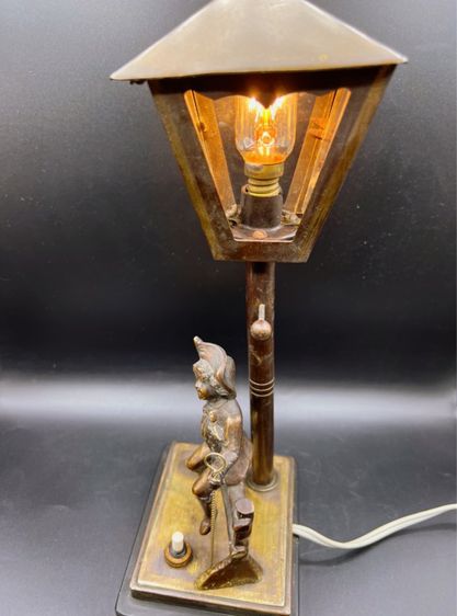 โคมไฟ งานบรอนซ์ ผสมทองเหลือง ฐานหิน งานยุโรปนำเข้า รูปที่ 3