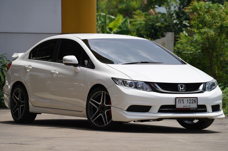 Honda Civic 2015 1.8 S i-VTEC Sedan เบนซิน ไม่ติดแก๊ส เกียร์อัตโนมัติ ขาว