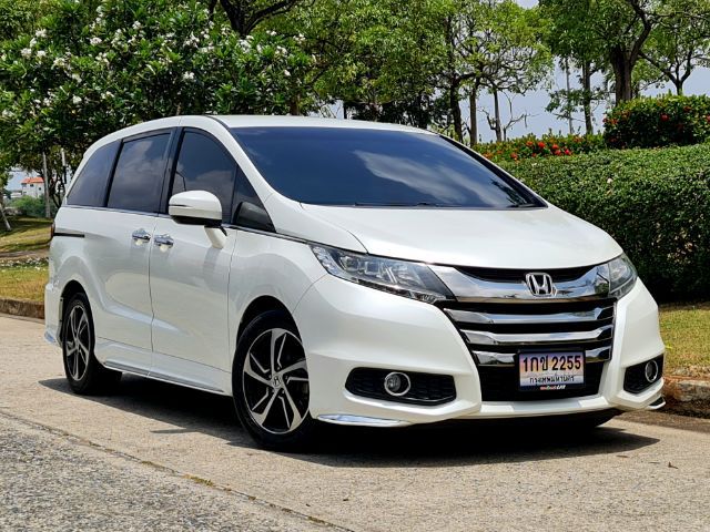 Honda Odyssey 2014 2.4 EL Van เบนซิน ไม่ติดแก๊ส เกียร์อัตโนมัติ ขาว