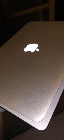 MacBook Air (13 นิ้ว 2015) รูปที่ 1