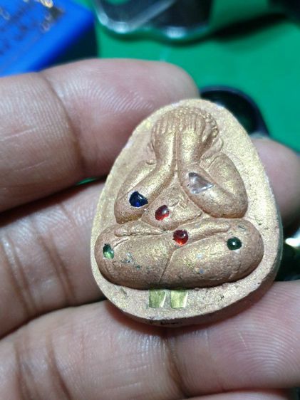 พระปิดตาจัมโบ้ รุ่นรวยพันล้าน หลวงปู่บุญมา โชติธมฺโม เนื้อว่านสบู่เลือดปัดทองโรยพลอยเสกตะกรุด เลขโค้ด รูปที่ 8