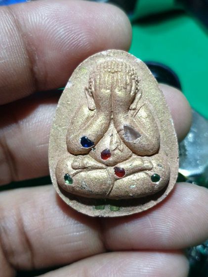 พระปิดตาจัมโบ้ รุ่นรวยพันล้าน หลวงปู่บุญมา โชติธมฺโม เนื้อว่านสบู่เลือดปัดทองโรยพลอยเสกตะกรุด เลขโค้ด รูปที่ 3