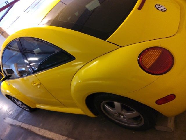 รถ Volkswagen New Beetle 2.0 สี เหลือง