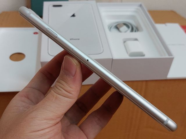 ขายแล้วiPhone8 plus256GB.สวยมาก อุปกรณ์ครบกล่อง ศูนย์ไทย สีขาวสวยสะอาดตา  ไม่มีการเปลี่ยนภายใน เปลี่ยนแบตแท้ศูนย์ครั้งเดียวสุขภาพแบต91  รูปที่ 5