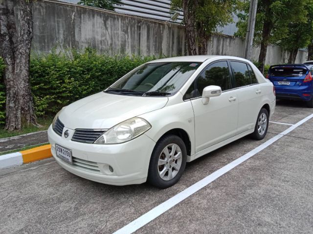 รถ Nissan Tiida 1.6 G สี ขาว