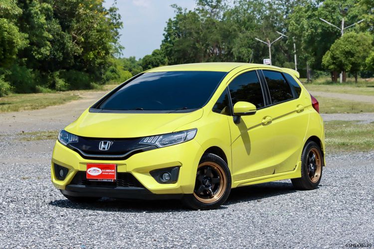 Honda Jazz 2015 1.5 SV i-VTEC Sedan เบนซิน ไม่ติดแก๊ส เกียร์อัตโนมัติ เหลือง