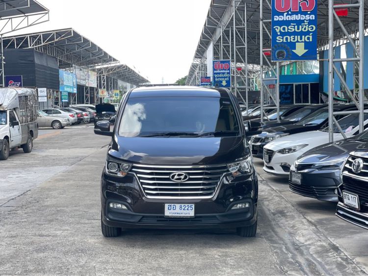 Hyundai H-1  2019 2.5 Elite Plus Van ดีเซล ไม่ติดแก๊ส เกียร์อัตโนมัติ น้ำตาล