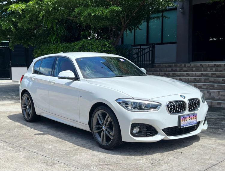 BMW Series 1 2016 118i Sedan เบนซิน ไม่ติดแก๊ส เกียร์อัตโนมัติ ขาว