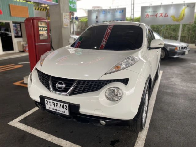 รถ Nissan Juke 1.6 V สี ขาว