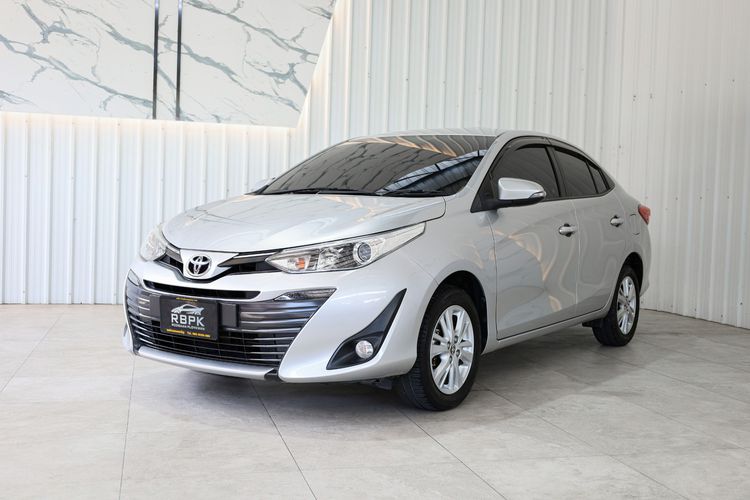 Toyota Yaris ATIV 2019 1.2 G Sedan เบนซิน ไม่ติดแก๊ส เกียร์อัตโนมัติ เทา