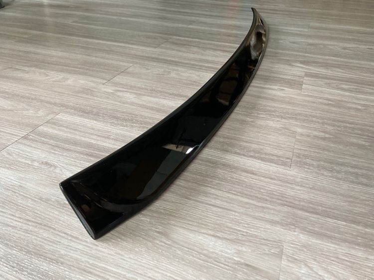 ชุดแต่ง Cap บังแดดหลัง BMW F10 สีดำ โช๊คฝาโปรงหน้า F10 รูปที่ 4