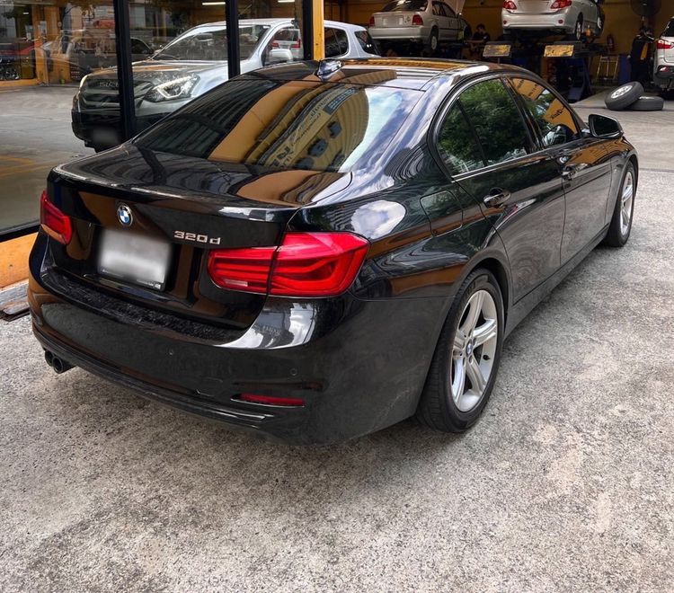 BMW Series 3 2017 320d Sedan ดีเซล ไม่ติดแก๊ส เกียร์อัตโนมัติ ดำ
