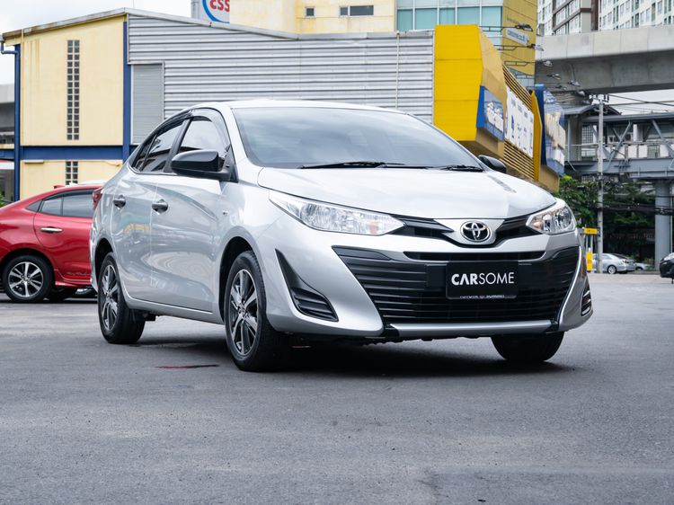 Toyota Yaris ATIV 2018 1.2 J Sedan เบนซิน เกียร์อัตโนมัติ เงิน