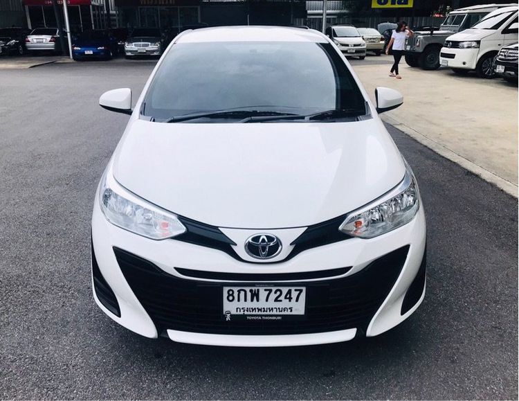 Toyota Yaris ATIV 2019 1.2 J Sedan เบนซิน ไม่ติดแก๊ส เกียร์อัตโนมัติ ขาว