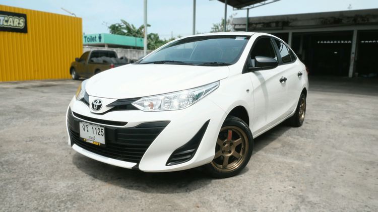 รถ Toyota Yaris ATIV 1.2 J Eco สี ขาว