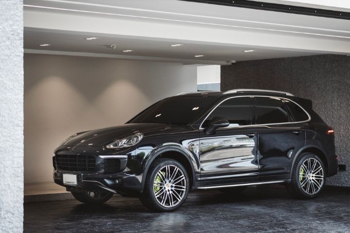 Porsche Cayenne 2015 3.0 S Hybrid 4WD Utility-car ไฮบริด เกียร์อัตโนมัติ ดำ
