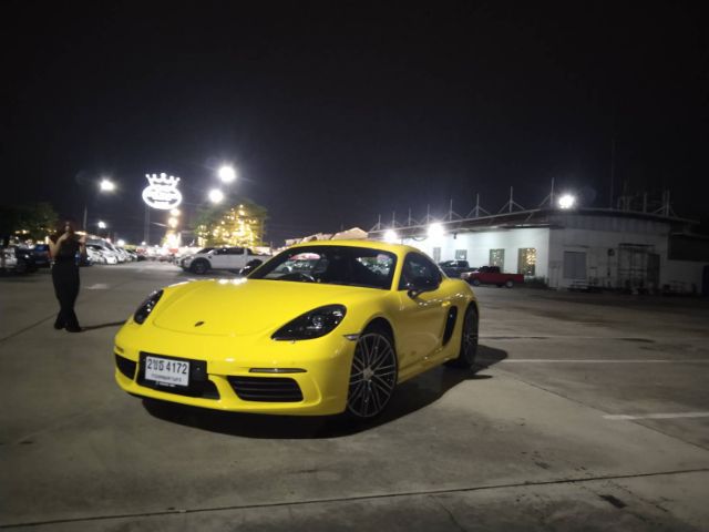 รถ Porsche 718 2.0 Cayman สี เหลือง