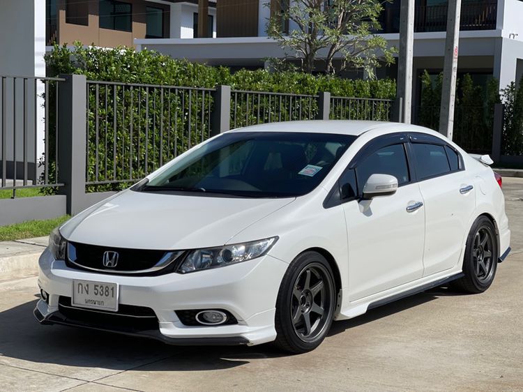 Honda Civic 2015 1.8 EL i-VTEC Sedan เบนซิน ไม่ติดแก๊ส เกียร์อัตโนมัติ ขาว