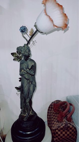 โคมไฟทองเหลือง งานยุโรป  รูปที่ 2