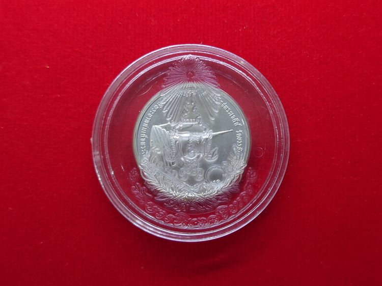 เหรียญทรงผนวช ร9 (โมเน่ เดอ ปารีส) เนื้อเงิน รุ่นสมโภชพระเจดีย์ วัดบวรนิเวศวิหาร ปี 2551 พร้อมตลับเดิม ไม่มีกล่อง รูปที่ 6