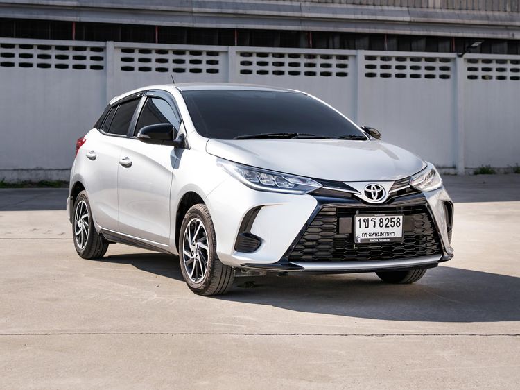 Toyota Yaris 2020 1.2 Sport Hatchback Utility-car เบนซิน ไม่ติดแก๊ส เกียร์อัตโนมัติ เงิน