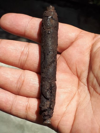 ตะกรุดพอกครั่ง ยุคต้น ยาว3.5 นิ้ว กว้าง 0.6 นิ้ว ปี 24xx ต้นๆ เนื้อทองแดง สภาพสวย ผิวหิ้งเก็บ เก่าเดิมๆ เนื้อทองแดงเก่าจัด เนื้อครั่ง ที่พอก รูปที่ 2