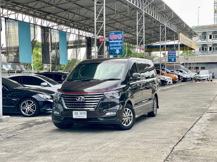 Hyundai H-1  2019 2.5 Deluxe Van ดีเซล ไม่ติดแก๊ส เกียร์อัตโนมัติ น้ำตาล