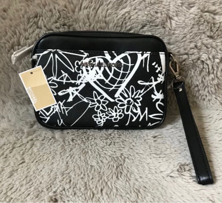 กระเป๋า Michael Kors belt bag graffiti ของแท้ รูปที่ 1