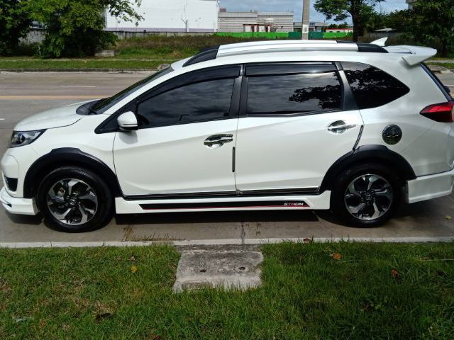 Honda BR-V 2016 1.5 SV Van เบนซิน ไม่ติดแก๊ส เกียร์อัตโนมัติ ขาว