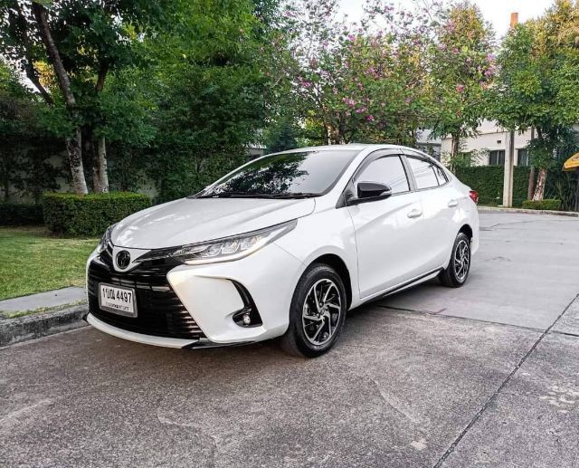 Toyota Yaris ATIV 2020 1.2 Sport Premium Sedan เบนซิน ไม่ติดแก๊ส