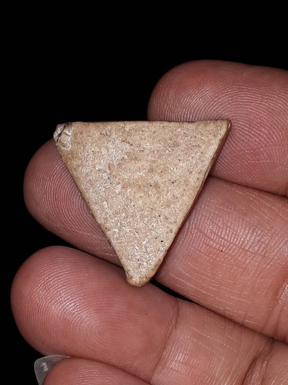 สมเด็จบางขุนพรหม กรุเจดีย์เล็ก พิมพ์สามเหลี่ยม เนื้อผง คราบกรุ มีฟองเต้าหู้ เนื้อจัด สวย สมบูรณ์ แท้ หายาก รูปที่ 7