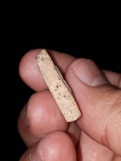 สมเด็จบางขุนพรหม กรุเจดีย์เล็ก พิมพ์สามเหลี่ยม เนื้อผง คราบกรุ มีฟองเต้าหู้ เนื้อจัด สวย สมบูรณ์ แท้ หายาก รูปที่ 5