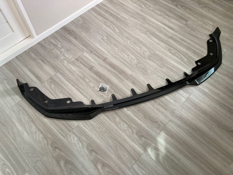 ชุดแต่ง BMW G20 Series3 ลิ้นกันชนหน้า สีดำเงา ติดกันชน M Sport รูปที่ 11