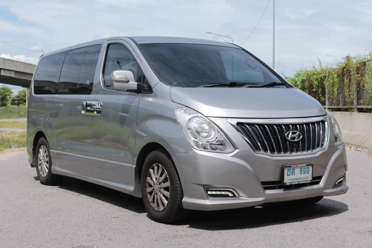 Hyundai H-1  2016 2.5 Deluxe Van ดีเซล ไม่ติดแก๊ส เกียร์อัตโนมัติ เทา