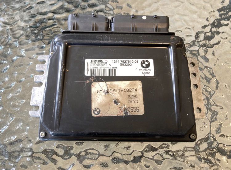 กล่องสมองควบคุม ECU ENGINE Controller MINI Cooper รุ่น R50 กล่องยี่ห้อ SIEMENS Part S118012001 ของแท้ มือสอง รูปที่ 2